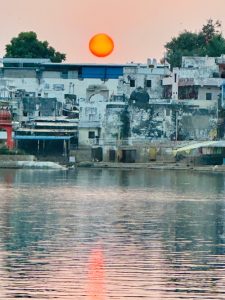 Coucher de soleil sur le lac sacré de Pushkar, Rajastha, Inde