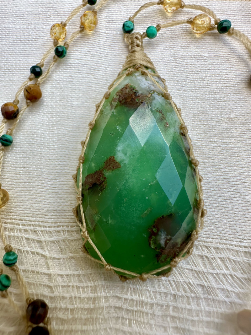 Collier en macramé fin et chrysoprase naturelle. – Image 4